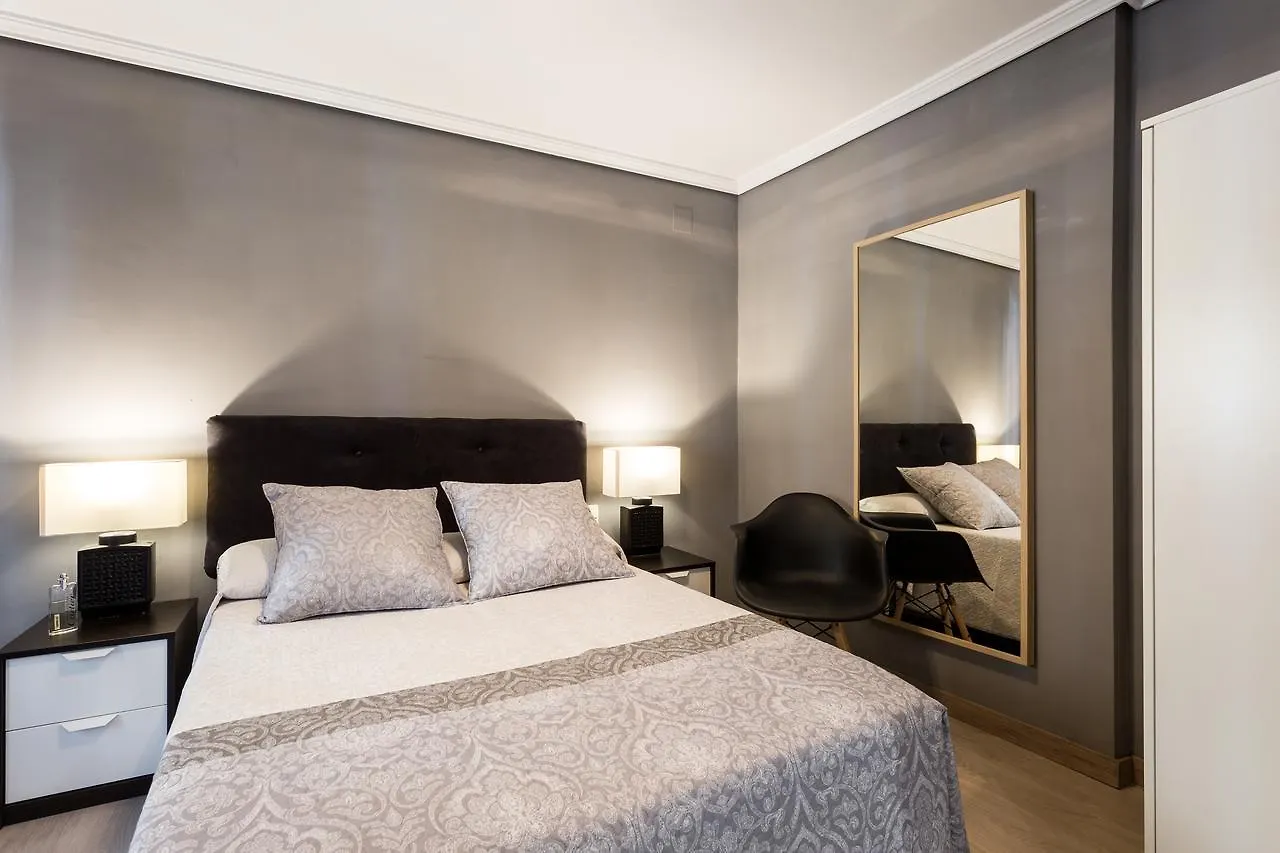 Apartamento Holi-Rent Gran Poder Sevilha