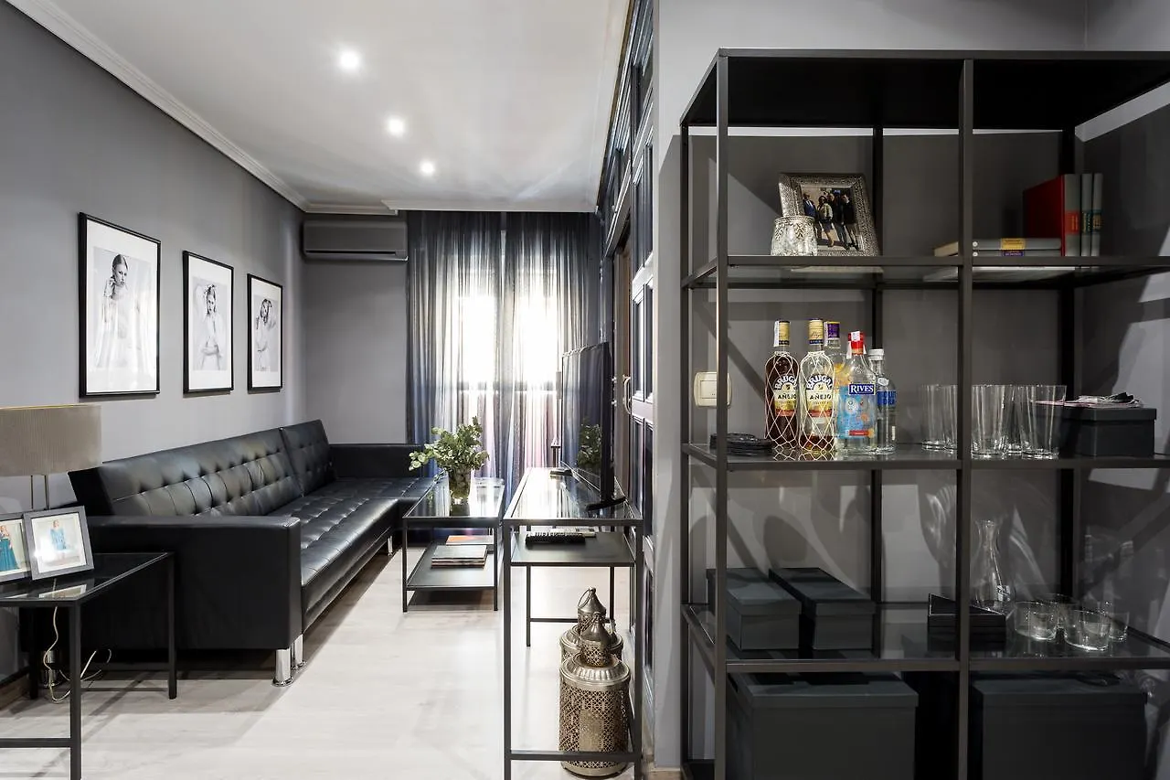 Holi-Rent Gran Poder Seville Apartment
