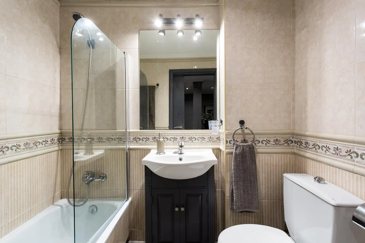 Holi-Rent Gran Poder Seville Apartment